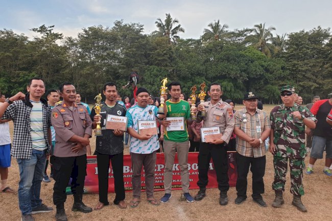 Puskesmas Kemalang Menjuarai Turnamen Sepak Bola Antar Instansi di Kecamatan Kemalang